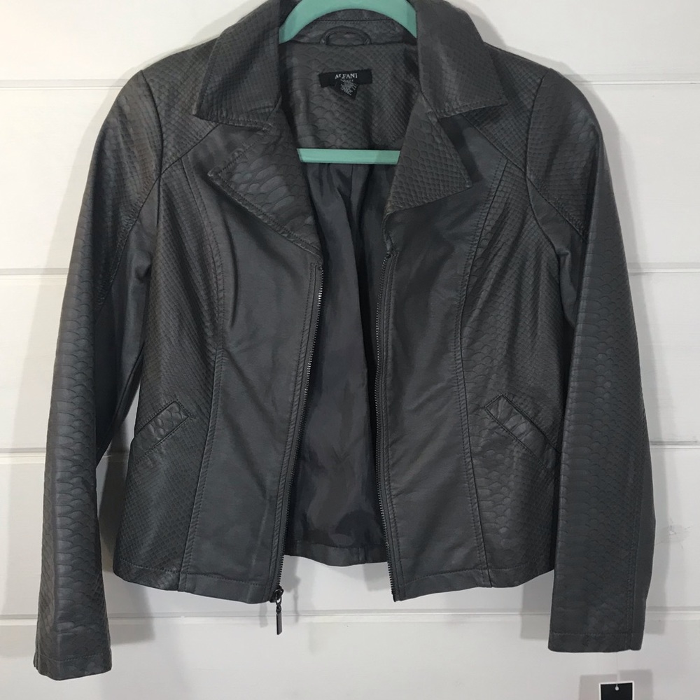 NWT ALFANI 💫Petite Gray Pleather  jacket - Picture 4 of 8